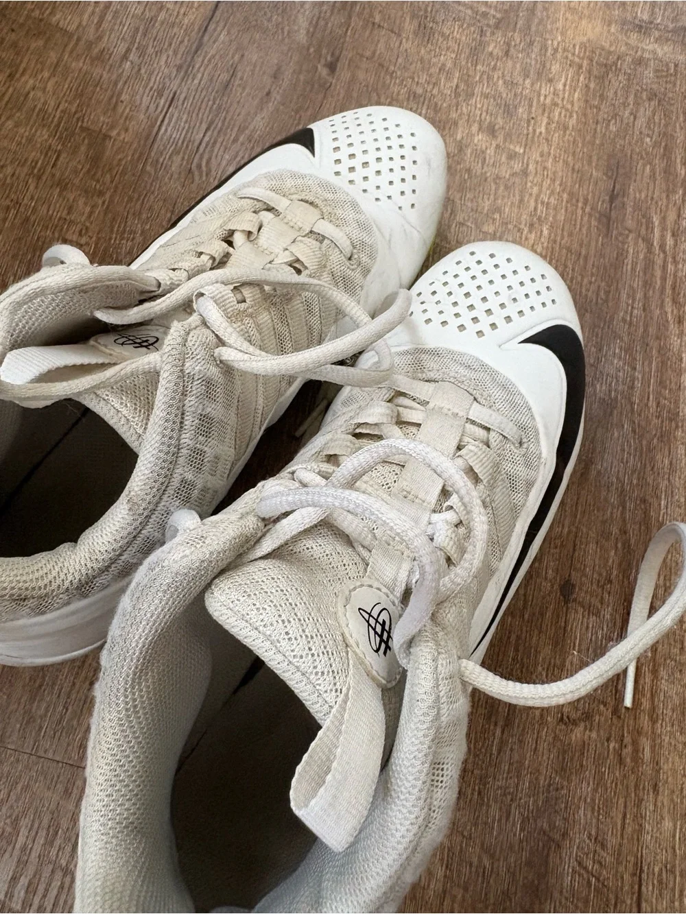 Nike Kids White and Black Athletic Cleats (no metal points)